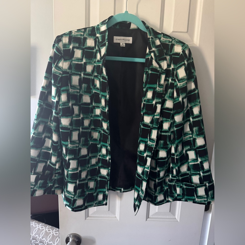 Evan Picone. Size 8 Women's Abstract Green and Black Blazer.